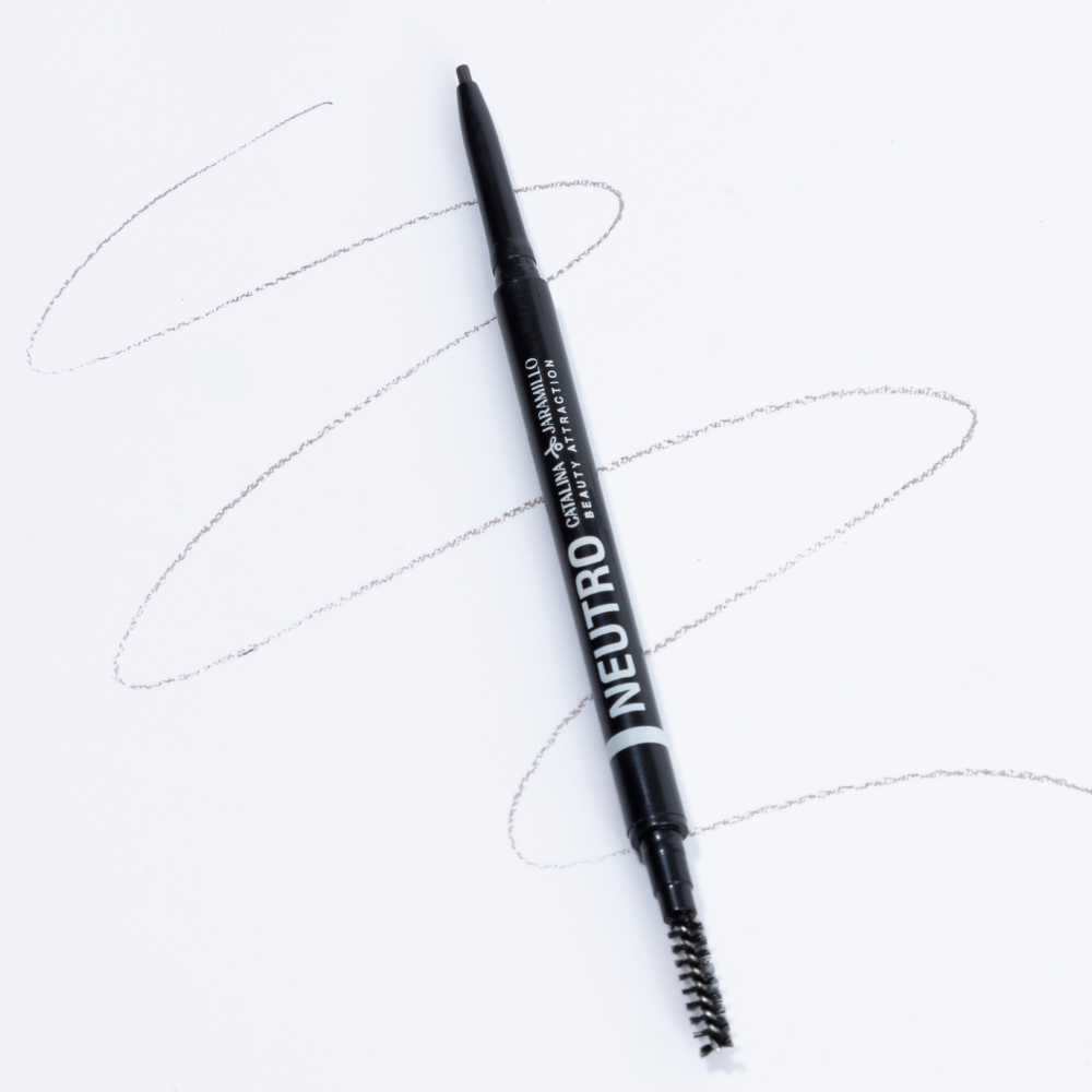 Lápiz para cejas retráctil Neutro – by Catalina Jaramillo