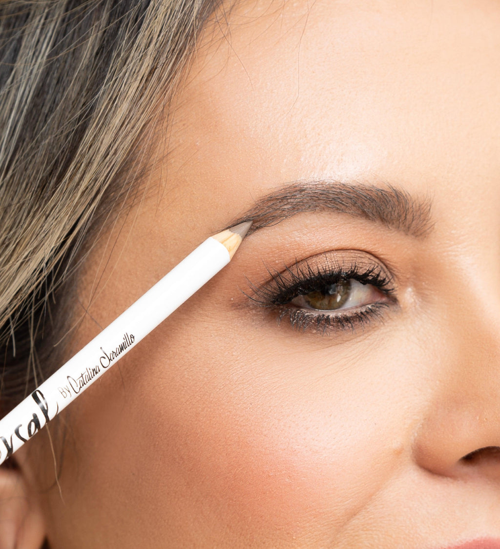 Lápiz Universal para cejas by Catalina Jaramillo